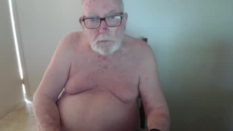 Snapshot of capt5105 chatting on 01.29.25 capt5105 online show from 01.29.25