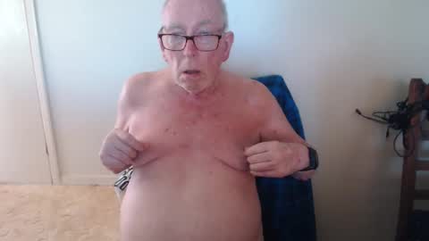 Snapshot of capt5105 chatting on 02.12.26 capt5105 online show from 02.12.26