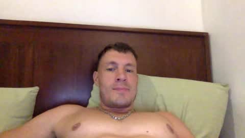 Snapshot of capt_oliver chatting on 12.11.24 follow my twitter online show from 12.11.24