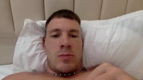 Snapshot of capt_oliver chatting on 01.04.25 follow my twitter online show from 01.04.25