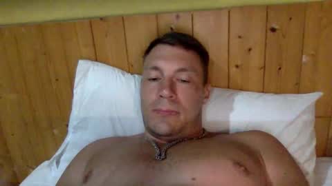 Snapshot of capt_oliver chatting on 02.10.25 follow my twitter online show from 02.10.25