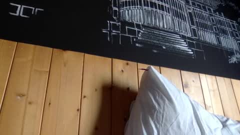 Snapshot of capt_oliver chatting on 02.12.25 follow my twitter online show from 02.12.25