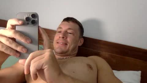 Snapshot of capt_oliver chatting on 09.28.25 follow my twitter online show from 09.28.25