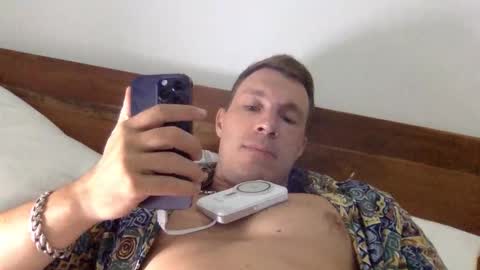 Snapshot of capt_oliver chatting on 09.30.25 follow my twitter online show from 09.30.25