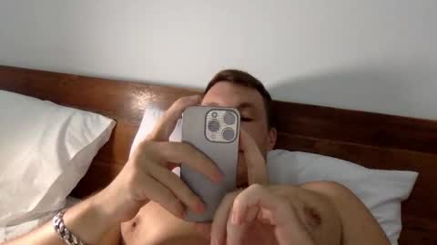 Snapshot of capt_oliver chatting on 10.13.25 follow my twitter online show from 10.13.25