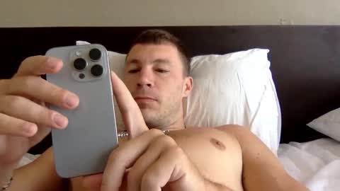 Snapshot of capt_oliver chatting on 11.03.25 follow my twitter online show from 11.03.25