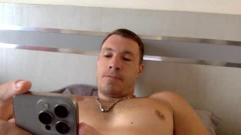 Snapshot of capt_oliver chatting on 11.09.25 follow my twitter online show from 11.09.25