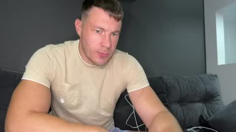 Snapshot of capt_oliver chatting on 06.16.26 follow my twitter online show from 06.16.26