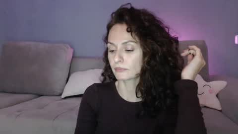 Snapshot of carakat chatting on 02.01.25 carakat online show from 02.01.25