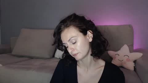 Snapshot of carakat chatting on 03.11.25 carakat online show from 03.11.25