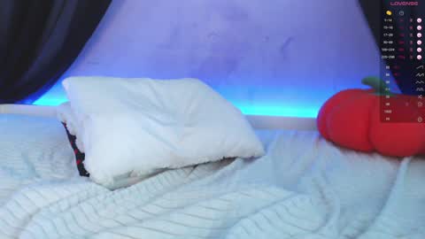 Snapshot of caramelangels chatting on 10.16.25 Viola Marika and Visma online show from 10.16.25