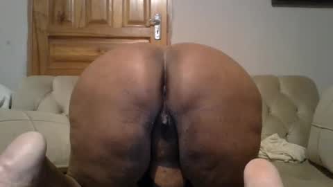 Snapshot of caramelchoc81 chatting on 02.26.26 candylious81 online show from 02.26.26