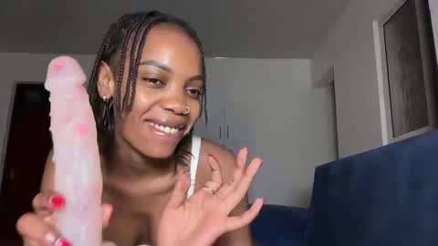 Caramel Melissa online show from 01.15.26