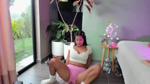 Snapshot of caramelo_xox chatting on 11.15.25 online show from 11.15.25