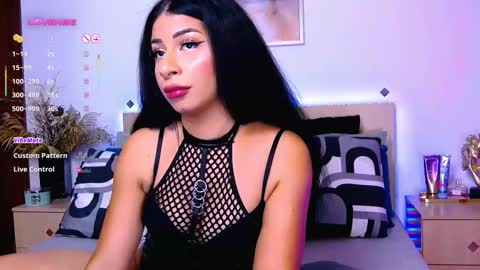 Snapshot of cardi_sin chatting on 10.13.25 cardi_sin online show from 10.13.25