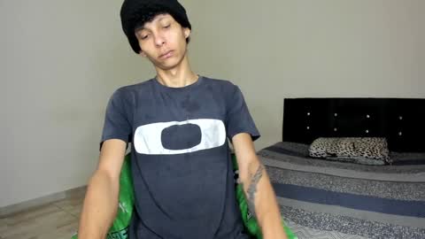 Carlos and Cristian  online show from 12.22.24