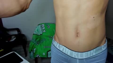 Snapshot of cardrey05 chatting on 10.23.25 Carlos and Cristian online show from 10.23.25