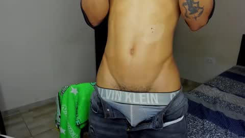 Snapshot of cardrey05 chatting on 10.24.25 Carlos and Cristian online show from 10.24.25