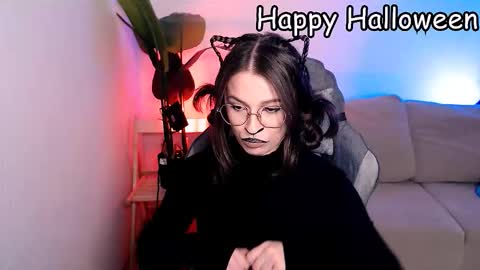 Mary online show from 10.31.25