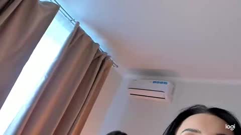 caressyourself online show from 01.04.25