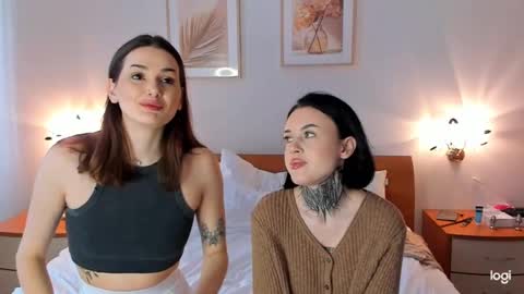 caressyourself online show from 01.05.25