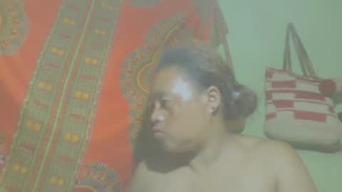 carinesexy69 online show from 02.12.25