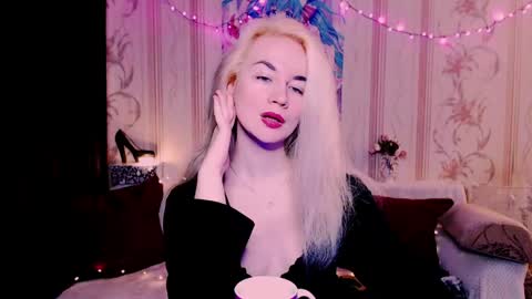 Snapshot of carinfox chatting on 04.24.26 Carin online show from 04.24.26