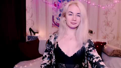 Snapshot of carinfox chatting on 04.28.26 Carin online show from 04.28.26