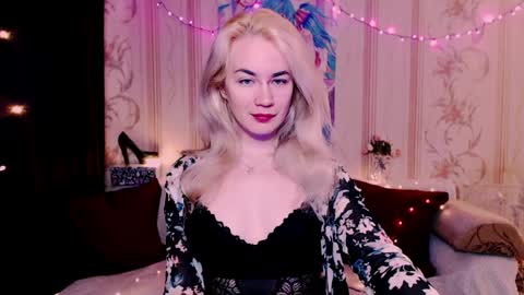 Snapshot of carinfox chatting on 04.30.26 Carin online show from 04.30.26