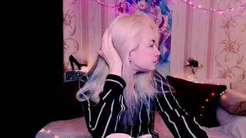 Snapshot of carinfox chatting on 05.01.26 Carin online show from 05.01.26