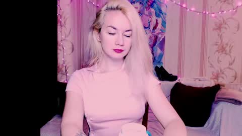 Snapshot of carinfox chatting on 05.20.26 Carin online show from 05.20.26