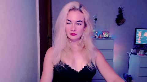 Snapshot of carinfox chatting on 07.17.26 Carin online show from 07.17.26