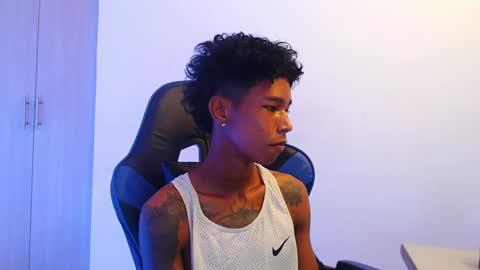 Snapshot of carl_sex_ chatting on 12.06.24 carl_sex_ online show from 12.06.24