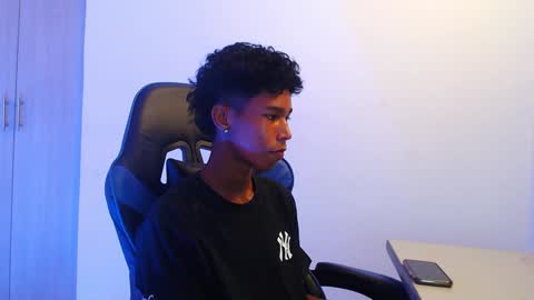 Snapshot of carl_sex_ chatting on 12.06.24 carl_sex_ online show from 12.06.24