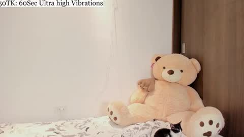 Snapshot of carla_adamss chatting on 09.30.25 Carla online show from 09.30.25