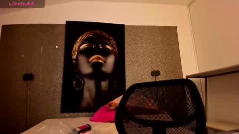 Snapshot of carla_and_robert chatting on 12.07.24 carla and robert online show from 12.07.24