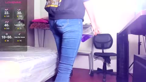 Snapshot of carla_and_robert chatting on 12.21.24 carla and robert online show from 12.21.24