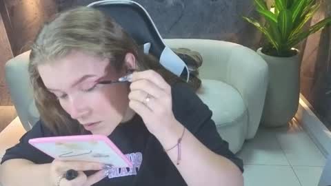 Snapshot of carla_tp chatting on 10.12.25 Carla online show from 10.12.25