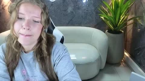 Snapshot of carla_tp chatting on 10.29.25 Carla online show from 10.29.25