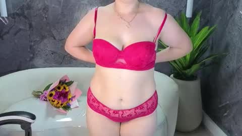 Snapshot of carla_tp chatting on 11.04.25 Carla online show from 11.04.25