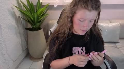 Snapshot of carla_tp chatting on 11.09.25 Carla online show from 11.09.25