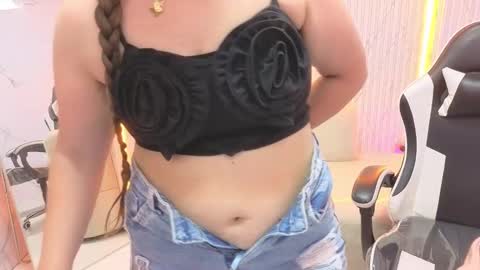 Snapshot of carla_tp chatting on 11.12.25 Carla online show from 11.12.25