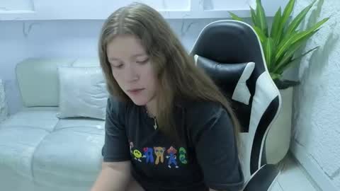 Snapshot of carla_tp chatting on 11.13.25 Carla online show from 11.13.25