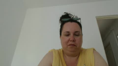 Snapshot of carlaruth chatting on 07.04.26 Carlaruth online show from 07.04.26
