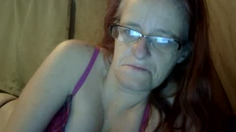 Snapshot of carleeswoman08 chatting on 01.31.25 carleeswoman08 online show from 01.31.25