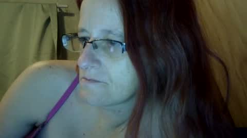 Snapshot of carleeswoman08 chatting on 02.13.25 carleeswoman08 online show from 02.13.25