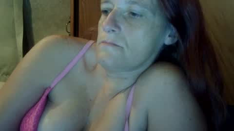 Snapshot of carleeswoman08 chatting on 09.11.25 carleeswoman08 online show from 09.11.25