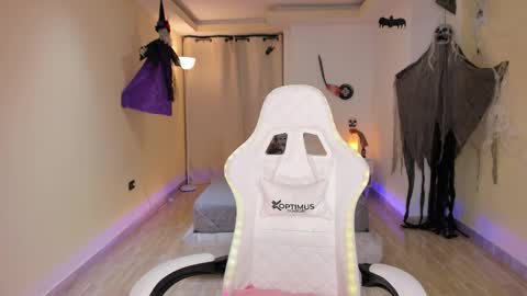 Alejandra online show from 10.22.25