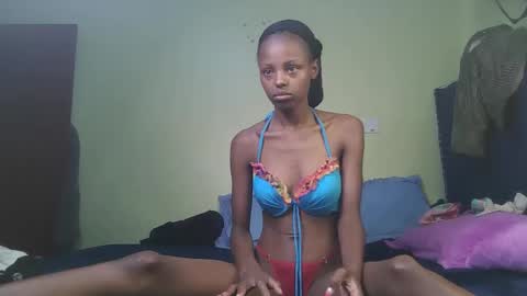 Snapshot of carlex_ chatting on 10.01.25 carlex_ online show from 10.01.25