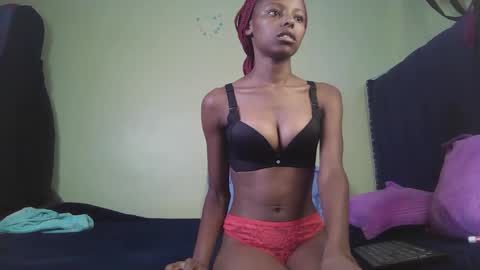 Snapshot of carlex_ chatting on 10.12.25 carlex_ online show from 10.12.25